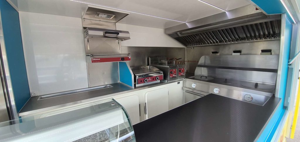 intérieur d'un food truck friterie