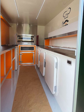 intérieur foodtruck pizzeria