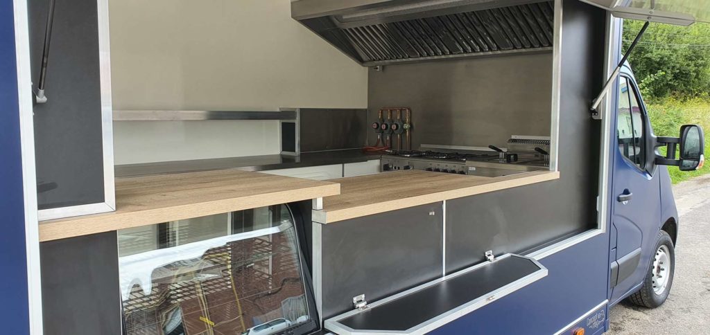 Réalisation food truck reconditionné L cuisine bistrot