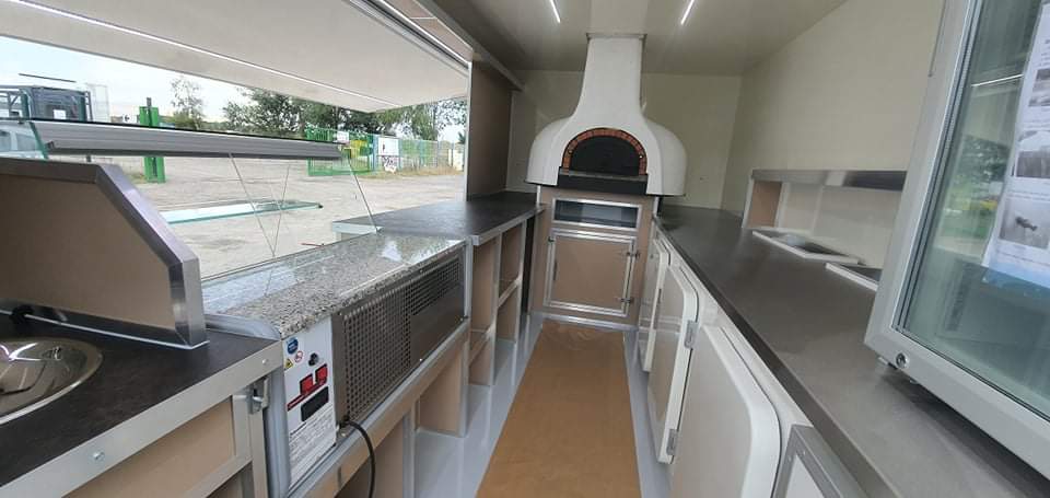 Réalisation Foodtruck XL pizzas au feu de bois